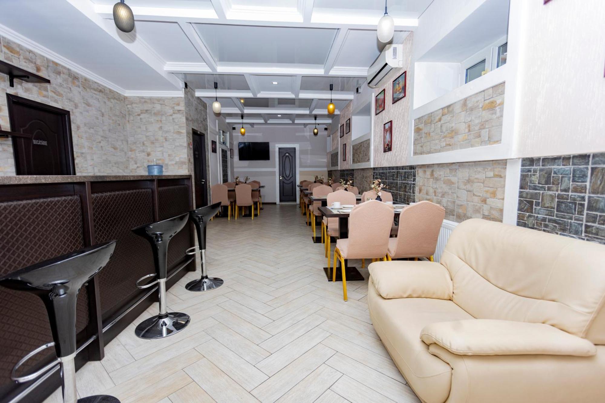 Lolo Hotel Kişinev Dış mekan fotoğraf